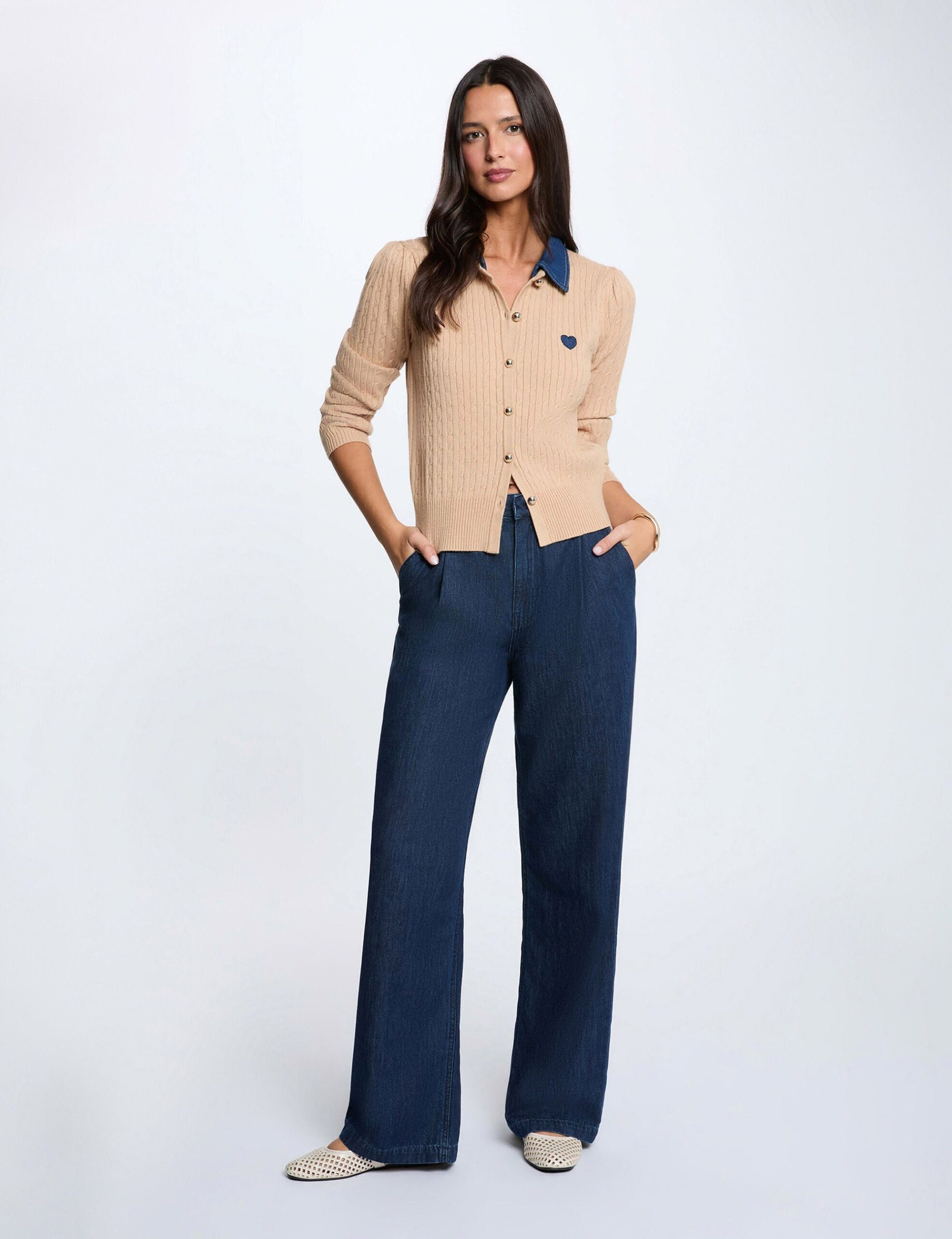 Rebeca Morgan Rosala de punto camel para mujer Rebeca Morgan Rosala de punto camel para mujer con cuello azul en contraste