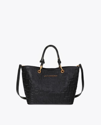 Shopper Lola Casademunt monograma relieve negro Shopper Lola Casademunt efecto piel negro con monograma en relieve