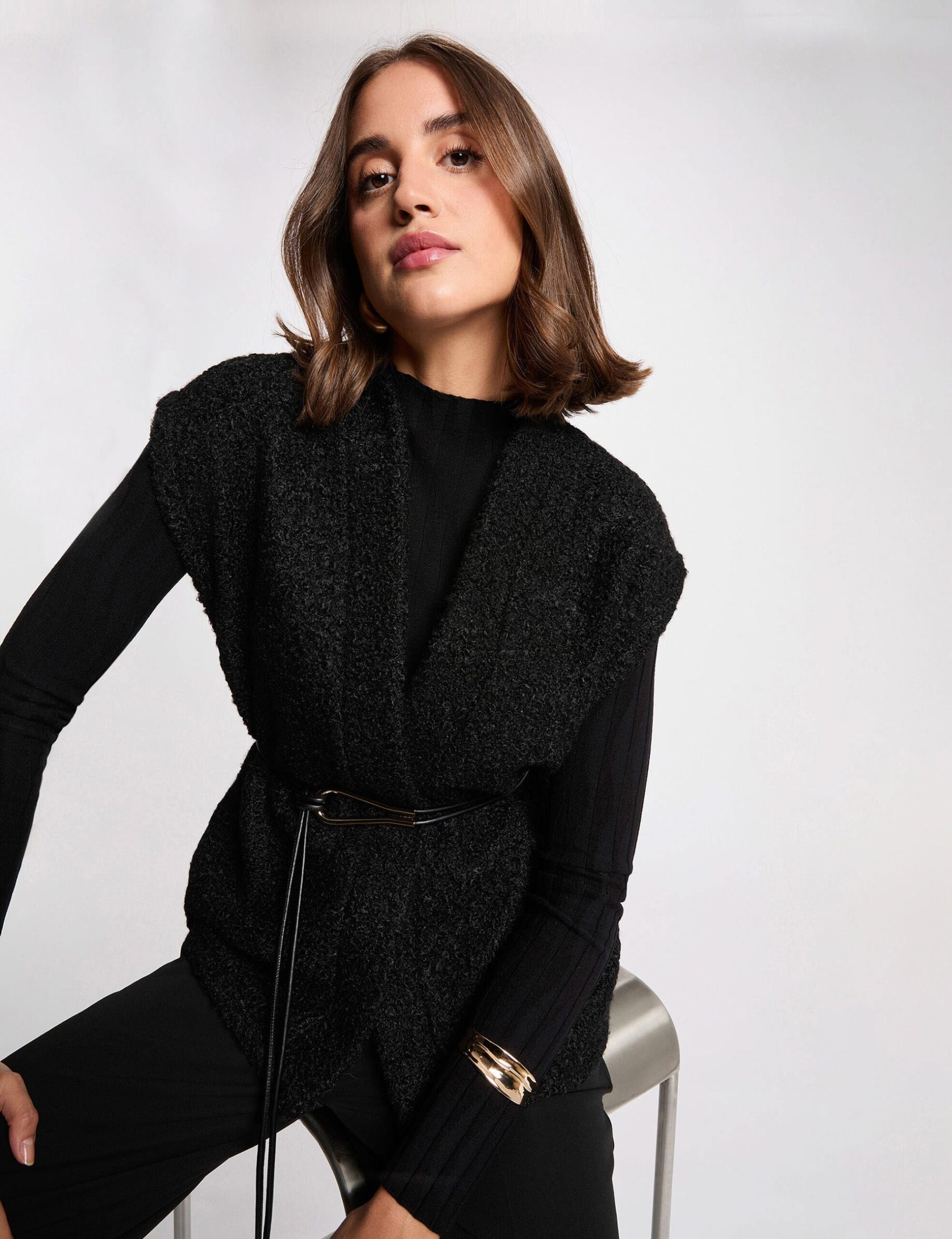 veste-sans-manches-noir-femme-vu