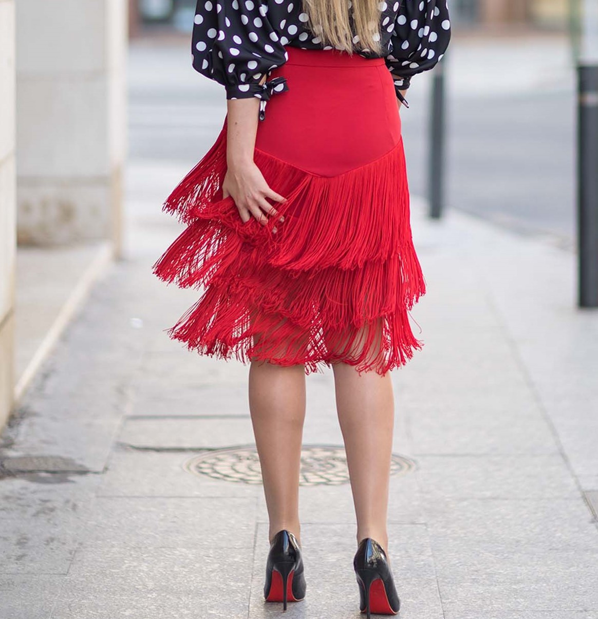 Falda roja con flecos - Virginia Cantero
