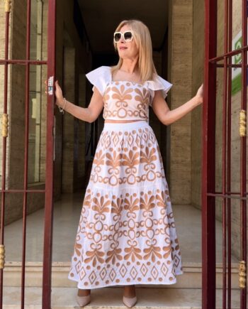 Conjunto top y falda blanco-camel para mujer