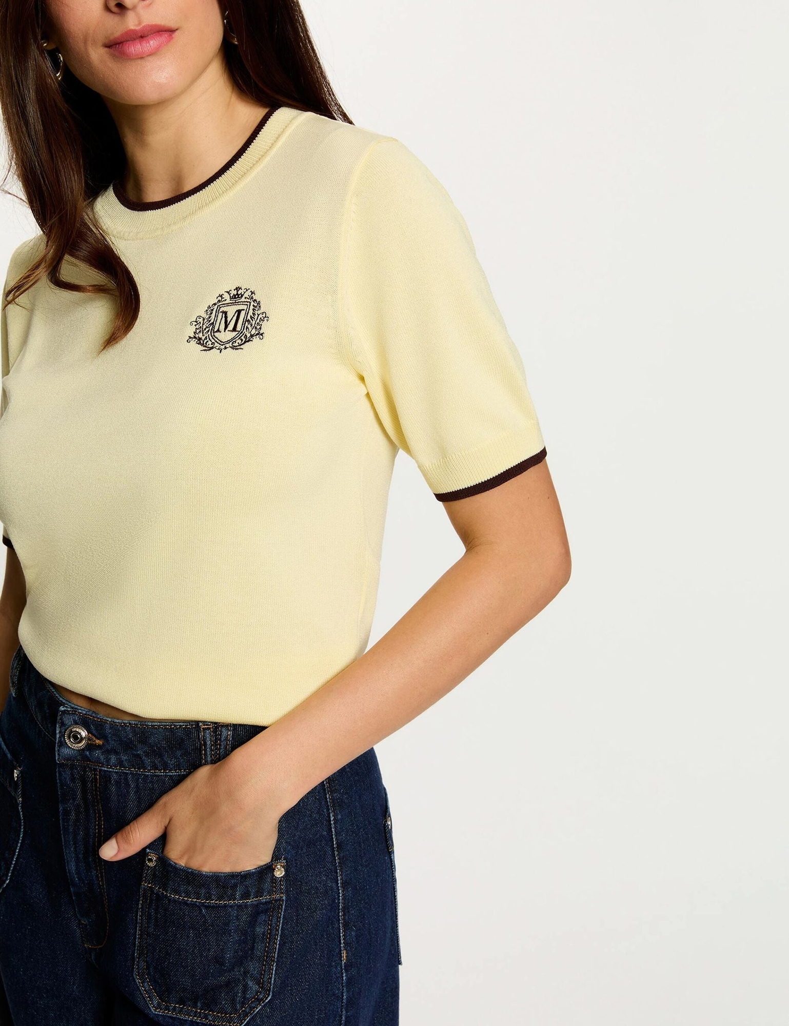 Sueter punto amarillo escudo